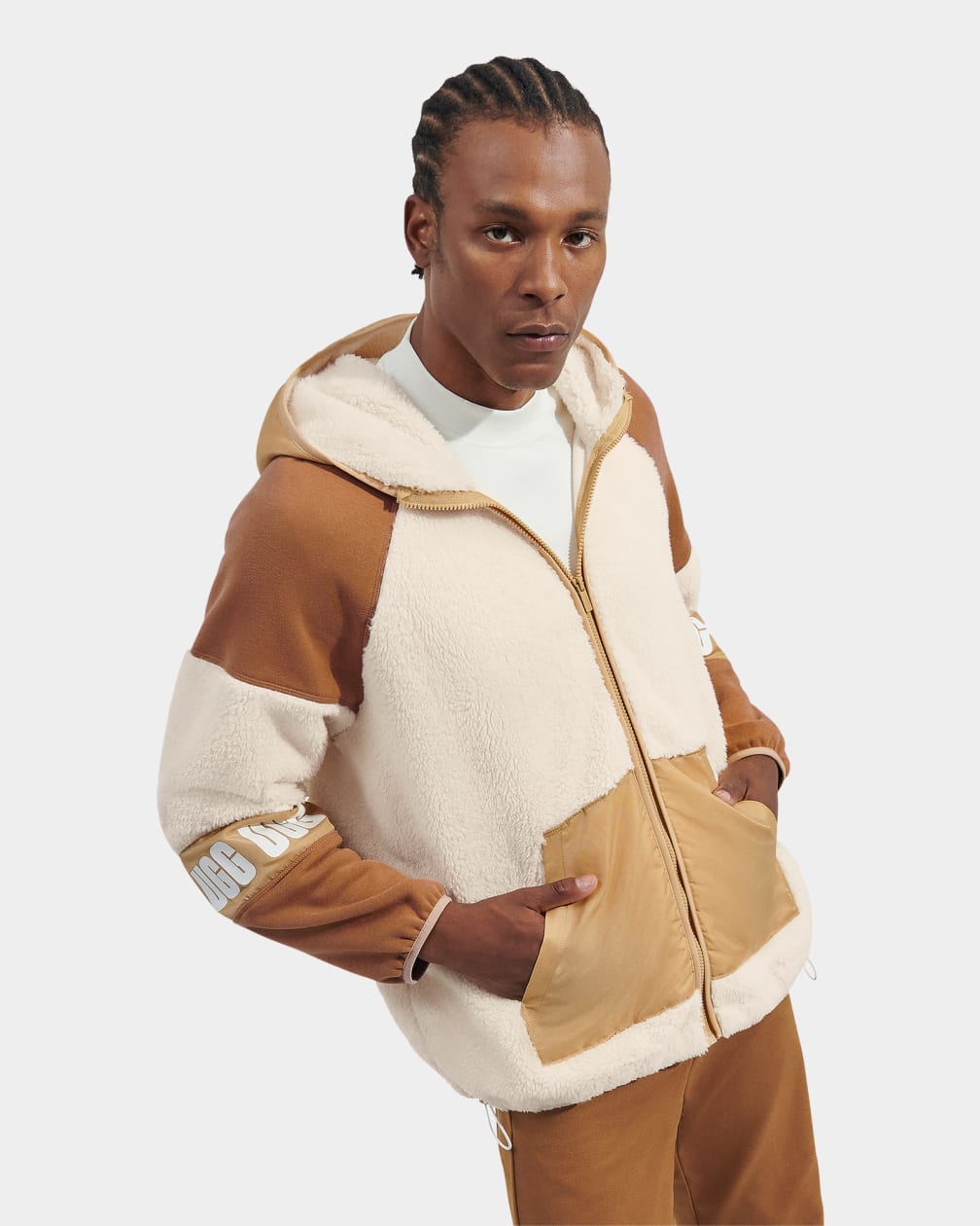 079DE536-675F-326B-B323-D7470E8AB826