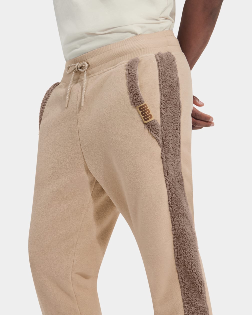 23C21CDF-5FB8-82FD-250C-3C8310A15B49