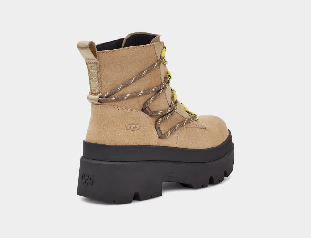 DAB4A87C-FD96-AF7A-E203-9B4BD13E95EE